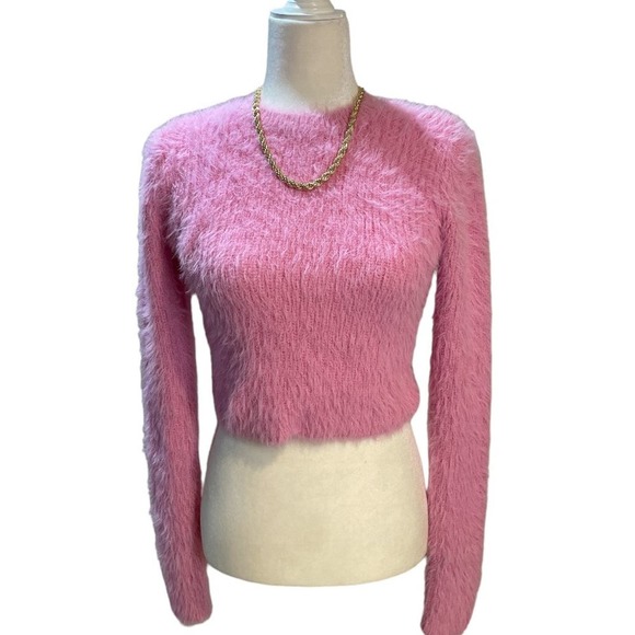 Zara Sweaters - Zara Pink Fuzzy Eyelash Long Sleeve Cropped Sweater.  Size Medium
